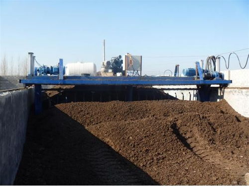 定海耙齒式發酵翻拋機適用各種養殖畜牧家禽糞便處理